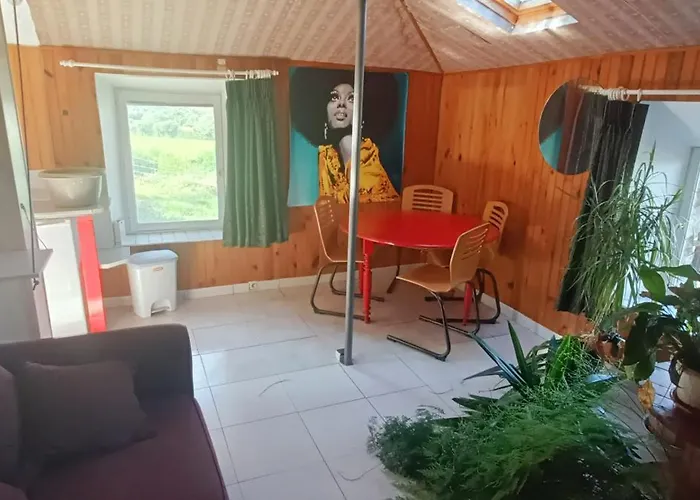 Au Semaphore アパート アゴン・クタンヴィル