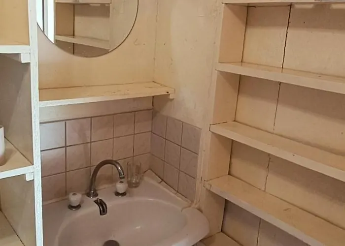 Au Semaphore アパート アゴン・クタンヴィル